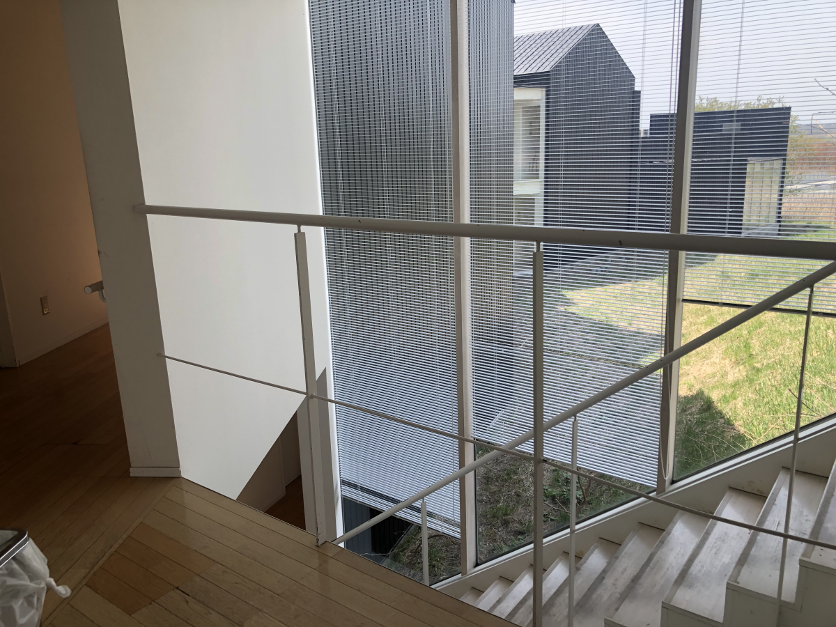 階段スペース(食堂側)