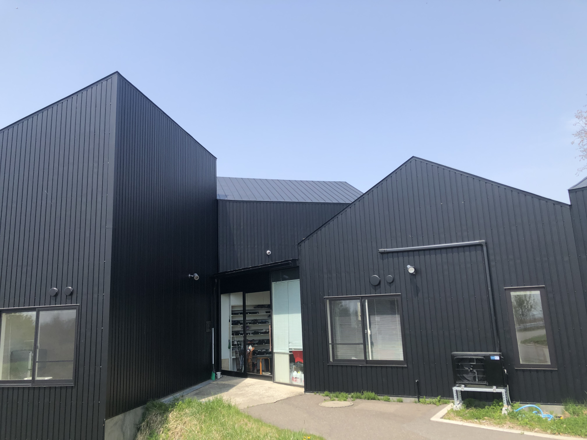 正面玄関(利用者・職員共用)